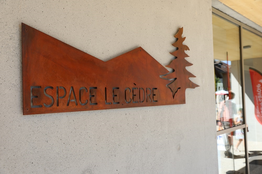 Photo de l'Enseigne de l'Espace le Cèdre